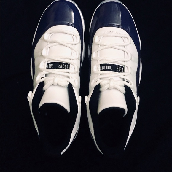 Air Jordan 11 Retro Low - Picture 4 of 6